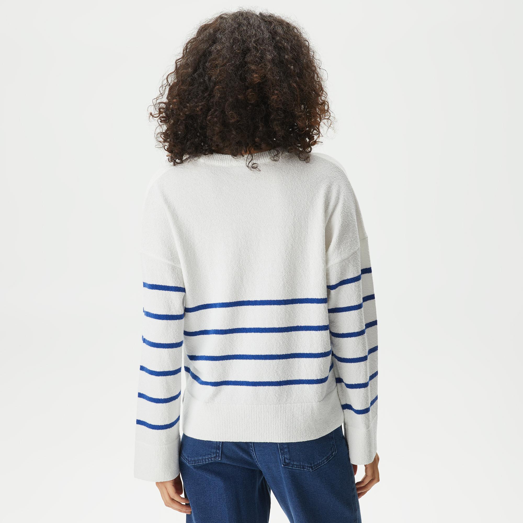 Kadın Relaxed Fit Bisiklet Yaka Çizgili Beyaz Triko