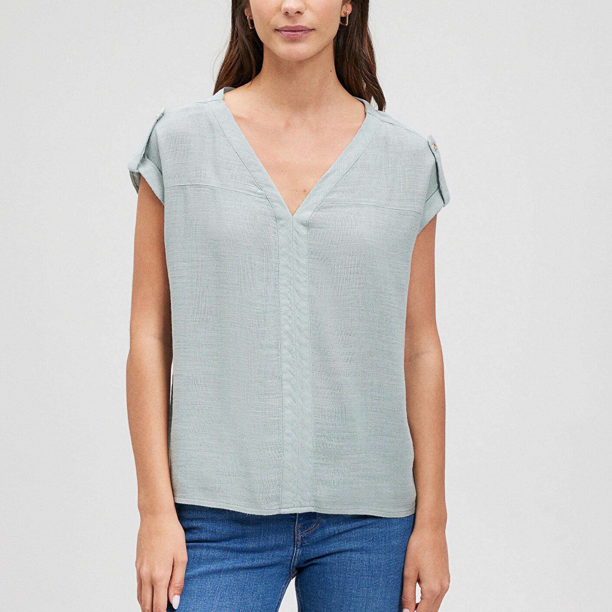 Mavi V Yaka Yeşil Bluz 122504-70108