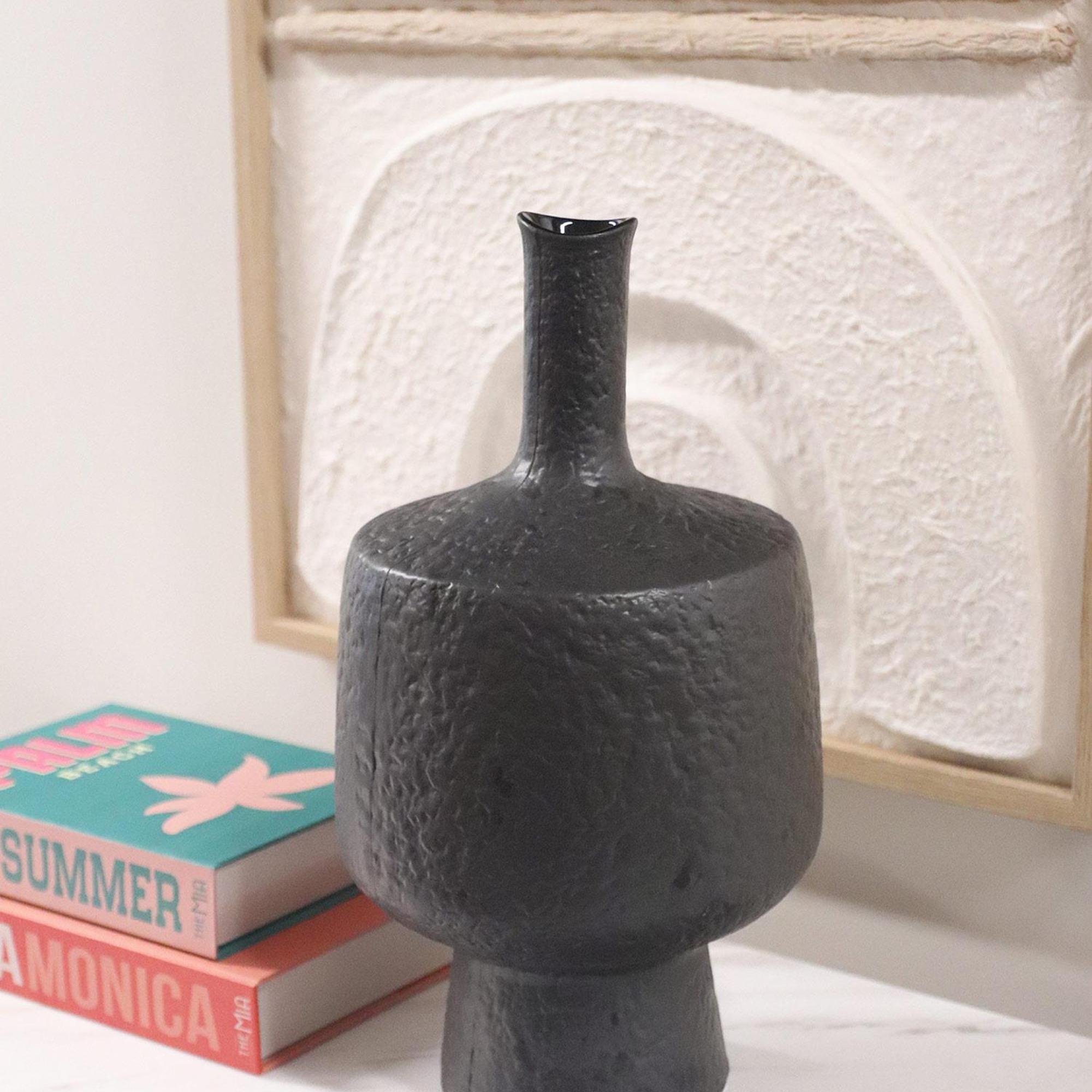 The Mia Licia Seramik Vazo Siyah 18x18x37 cm