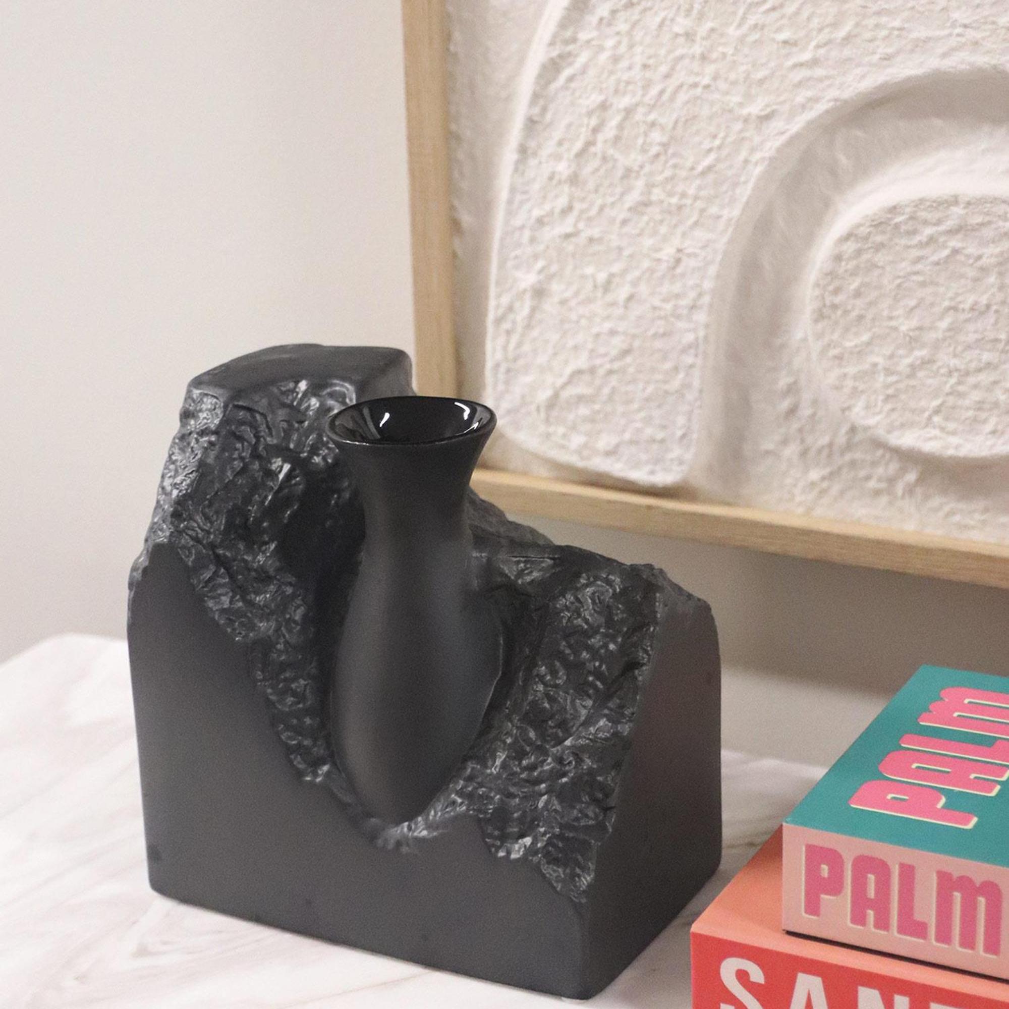 The Mia Licia Seramik Vazo Siyah 20x12x20 cm