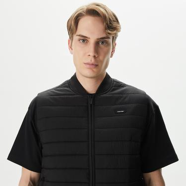  Calvin Klein Essentials Erkek Siyah Yelek