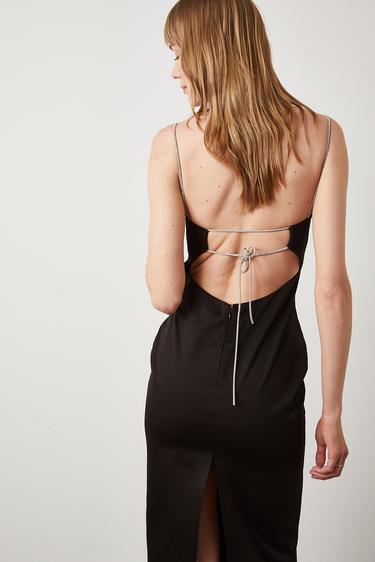  Sırt Dekolte Bağcıklı Elbise