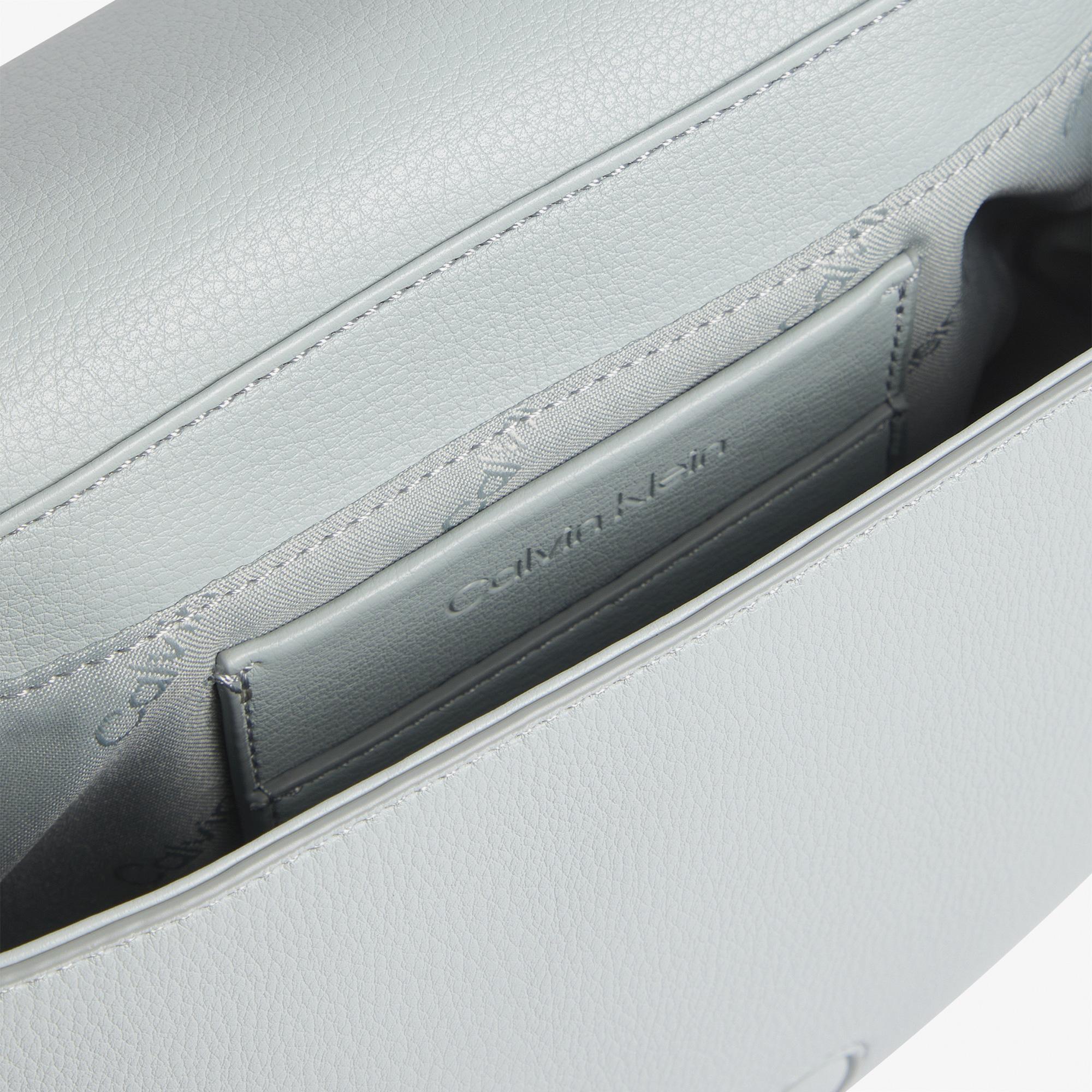 Calvin Klein Daily Kadın Mavi Omuz Çantası