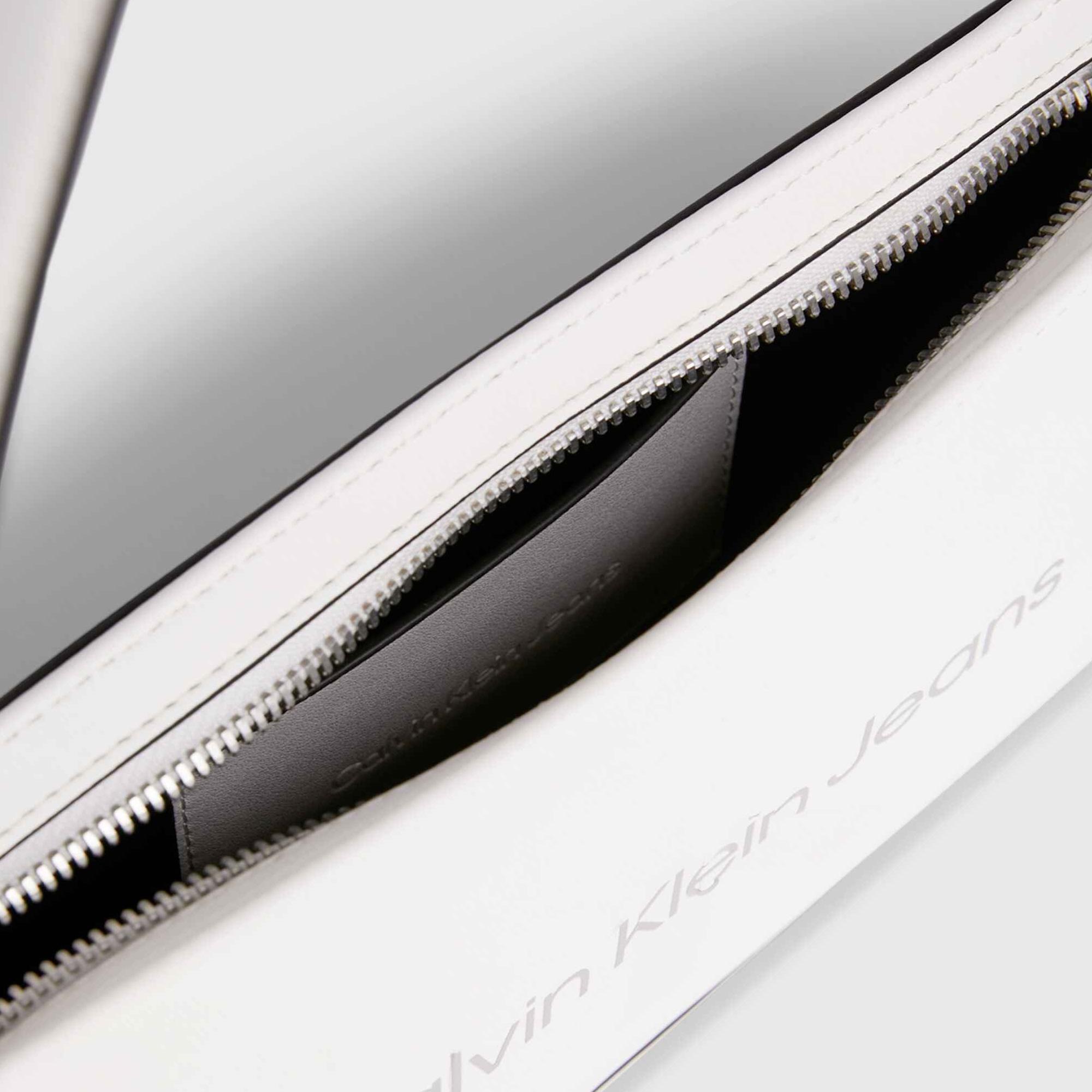 Calvin Klein Kadın Beyaz Çanta