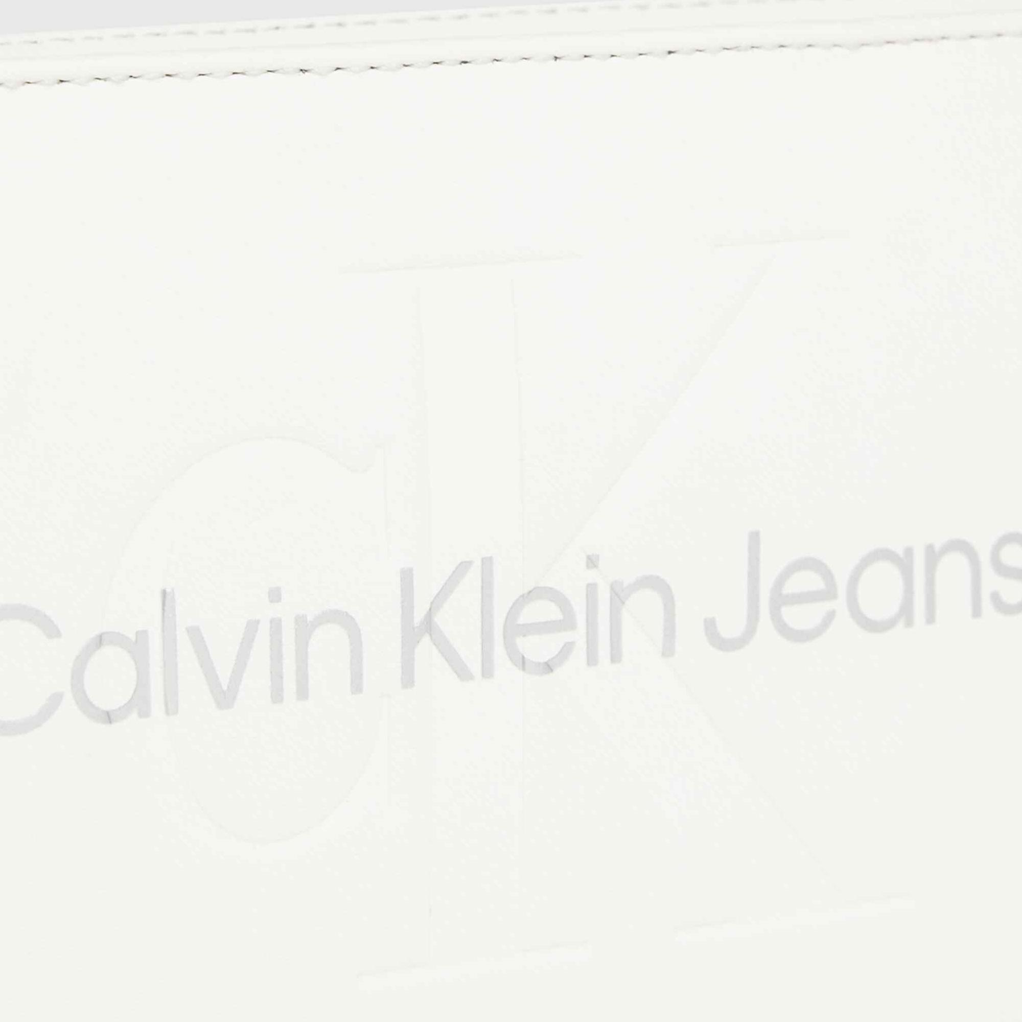 Calvin Klein Kadın Beyaz Çanta