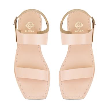  Kadın Bej Ayarlanabilir Tokalı Deri Sandalet