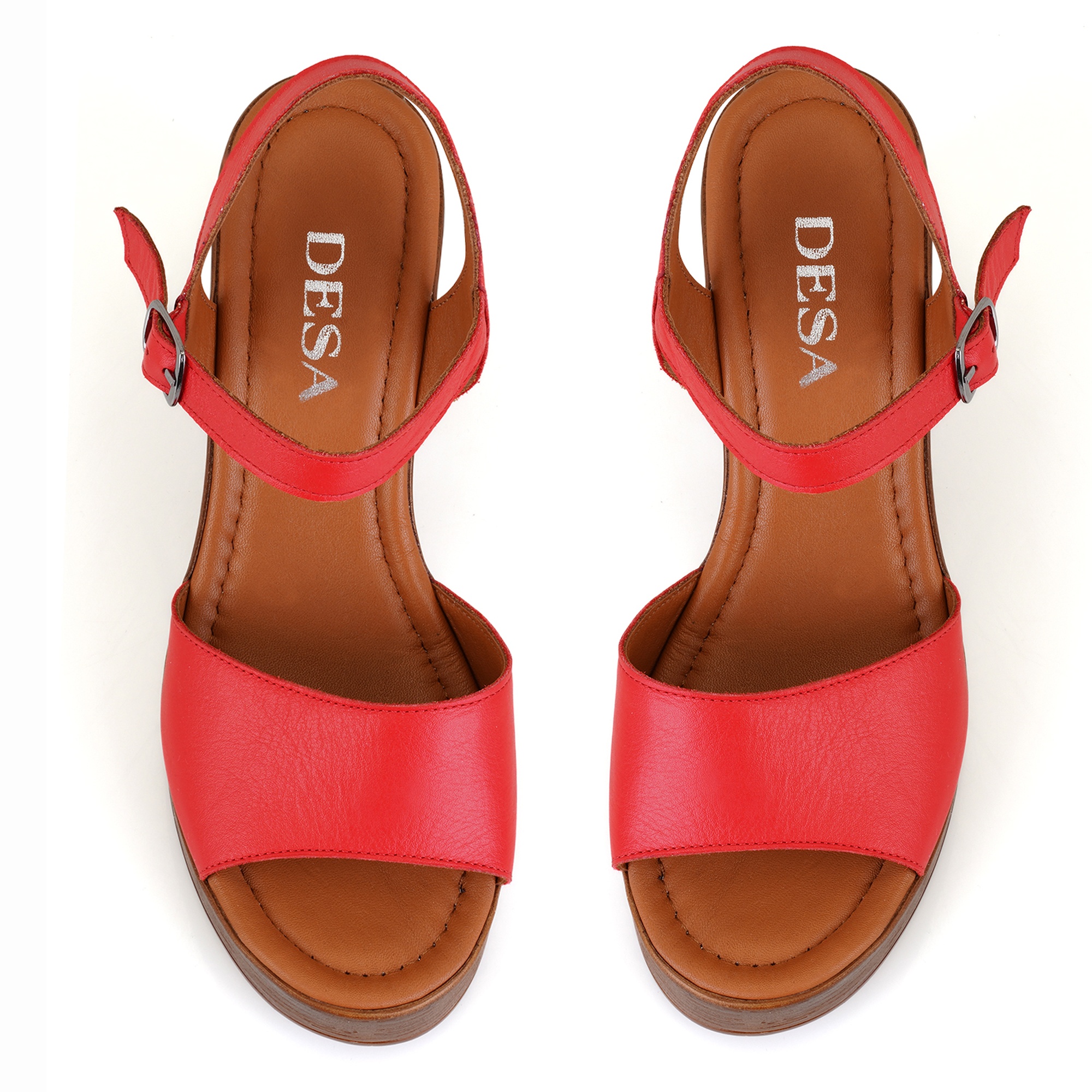 Kadın Kırmızı Ayarlanabilir Tokalı Topuklu Deri Sandalet