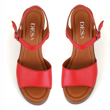  Kadın Kırmızı Ayarlanabilir Tokalı Topuklu Deri Sandalet
