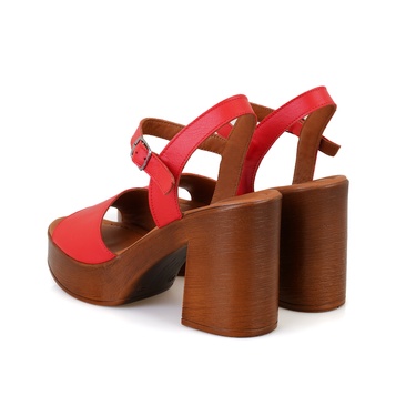 Kadın Kırmızı Ayarlanabilir Tokalı Topuklu Deri Sandalet