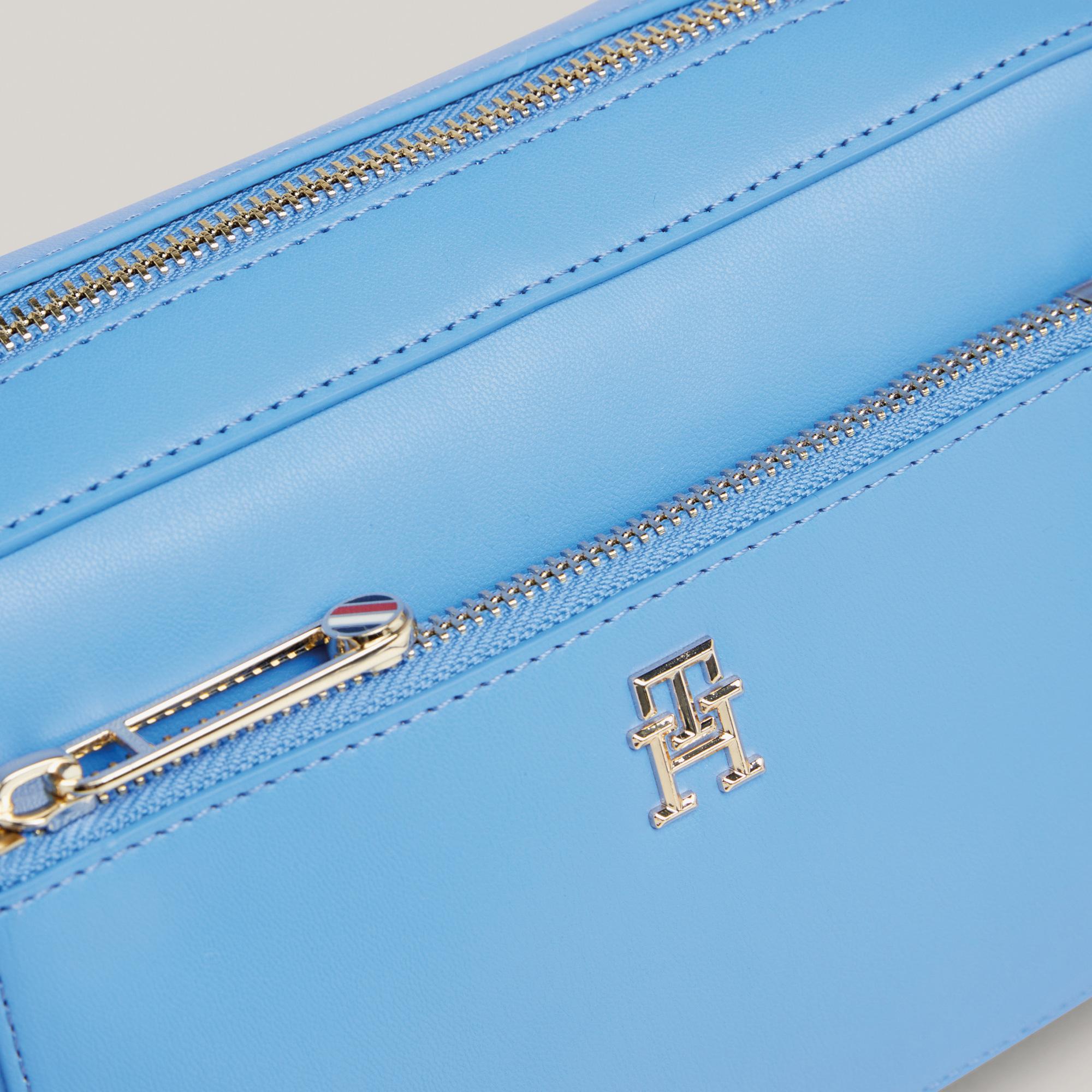 Tommy Hilfiger Iconic Camera Kadın Mavi Omuz Çantası