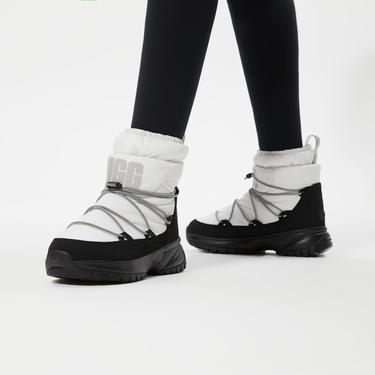  UGG Yose Puffer Mid Kadın Beyaz Bot