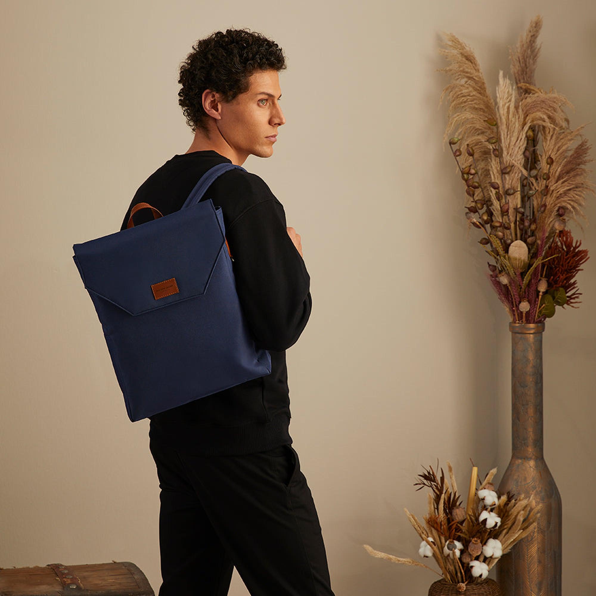 Maison Sacrée Ferrat Lacivert 17'' Sırt Çantası