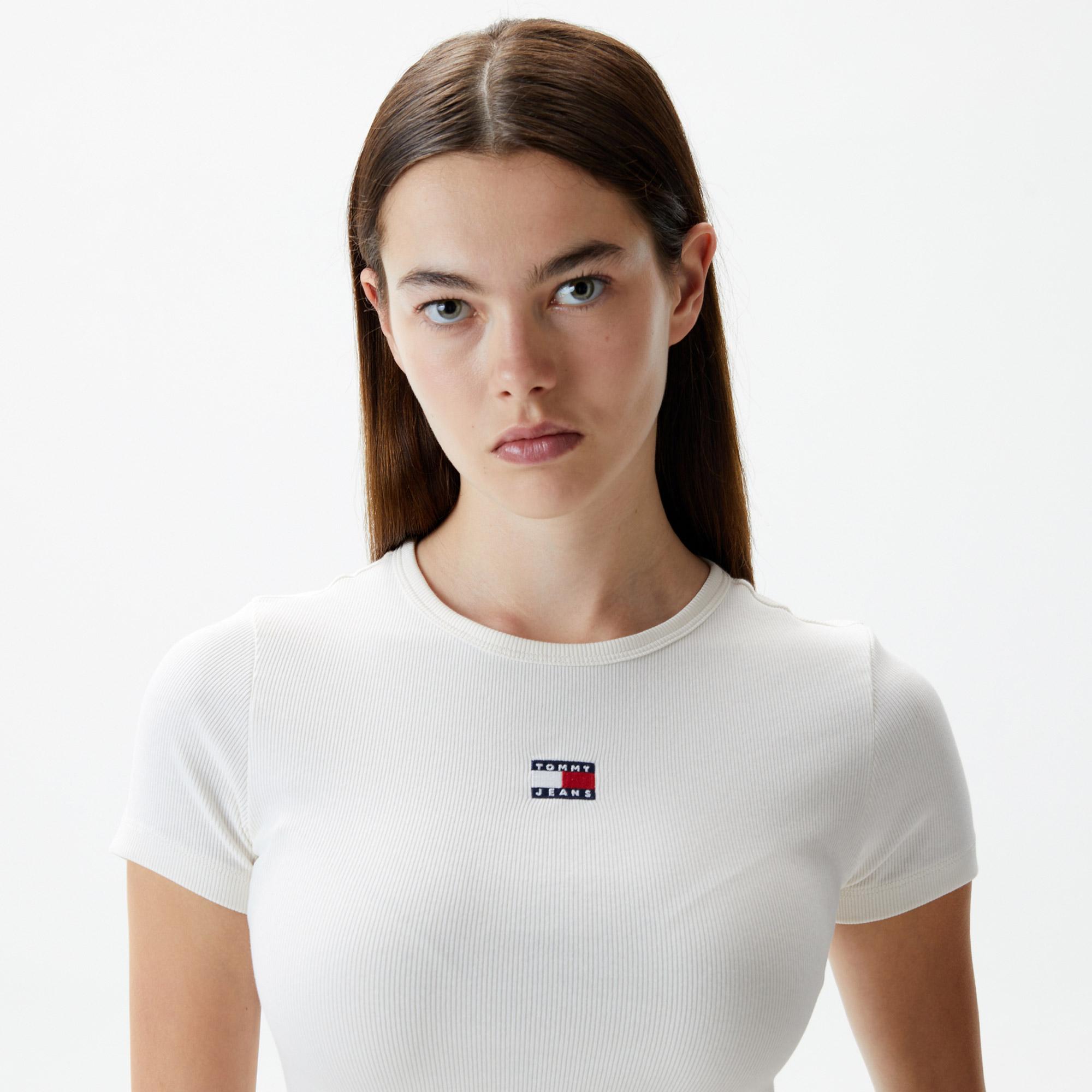 Tommy Jeans Slim Badge Rib Kadın Beyaz T-Shirt