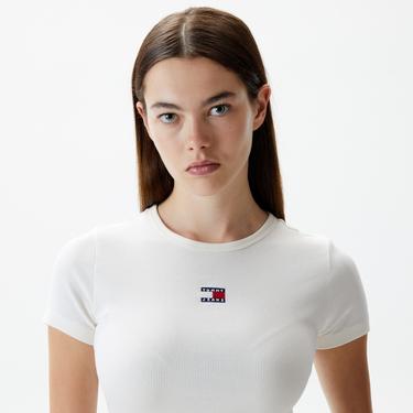  Tommy Jeans Slim Badge Rib Kadın Beyaz T-Shirt