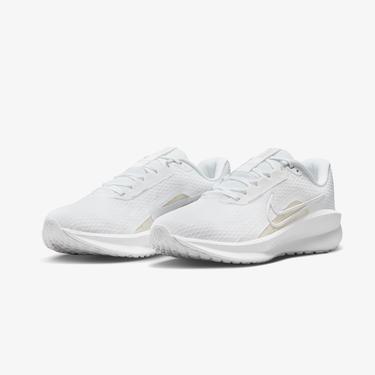  Nike Downshifter 13 Kadın Beyaz Koşu Ayakkabısı