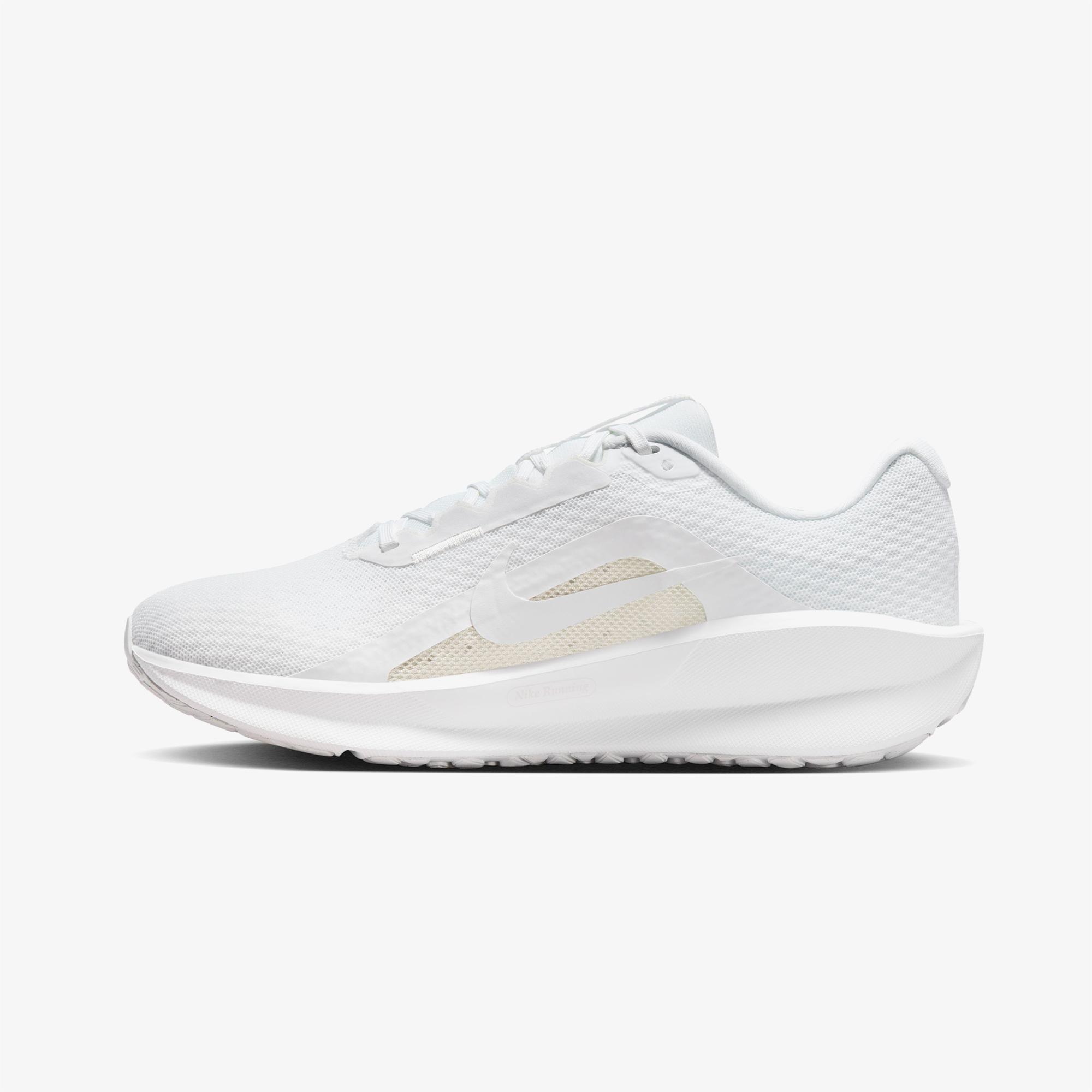 Nike Downshifter 13 Kadın Beyaz Koşu Ayakkabısı