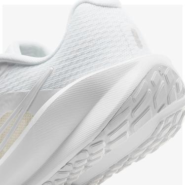  Nike Downshifter 13 Kadın Beyaz Koşu Ayakkabısı