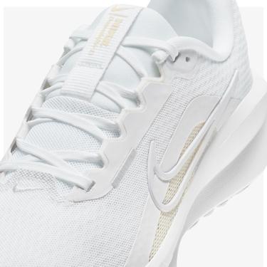  Nike Downshifter 13 Kadın Beyaz Koşu Ayakkabısı