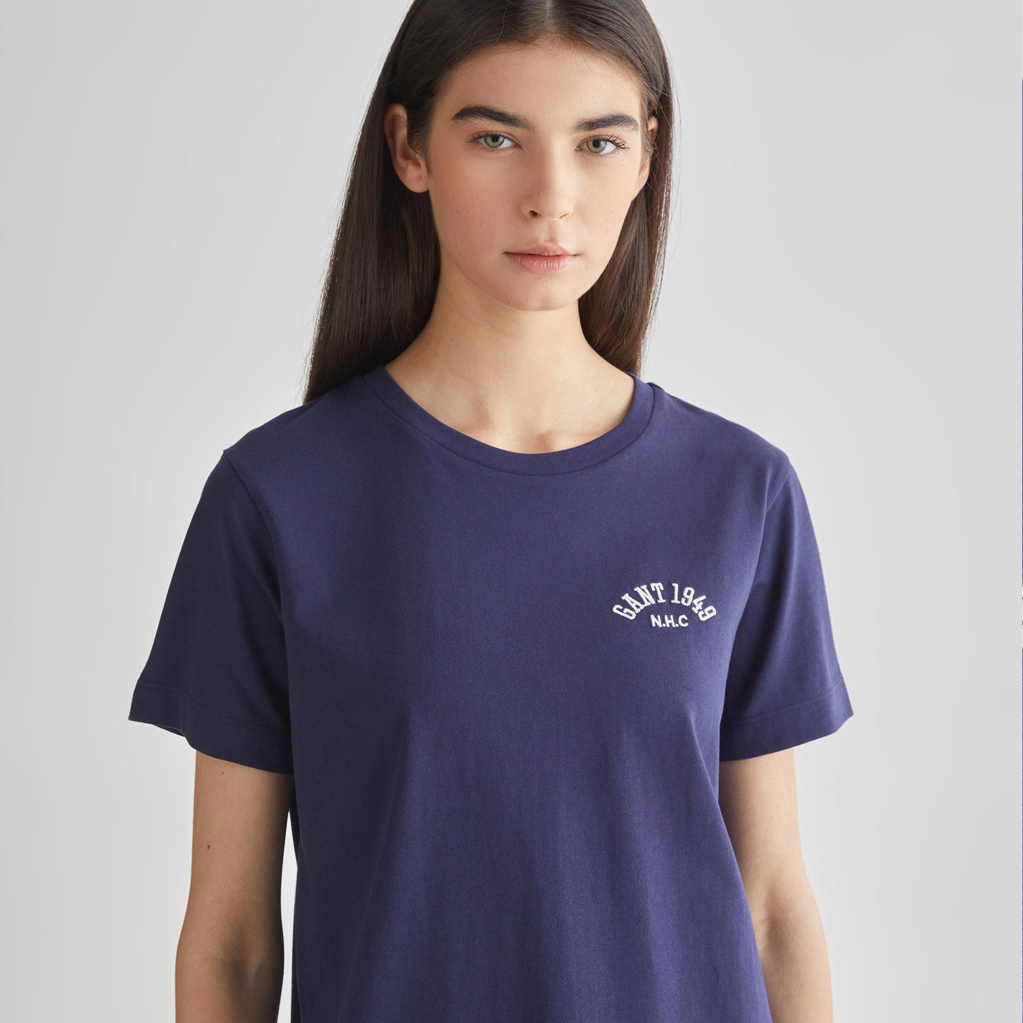 GANT Kadın Lacivert Relaxed Fit Bisiklet Yaka Logolu T-shirt