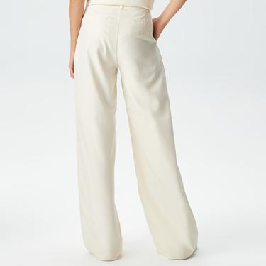  Kadın Relaxed Fit Beyaz Pantolon
