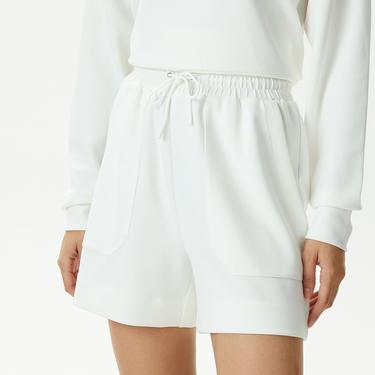  Kadın Regular Fit Beyaz Şort