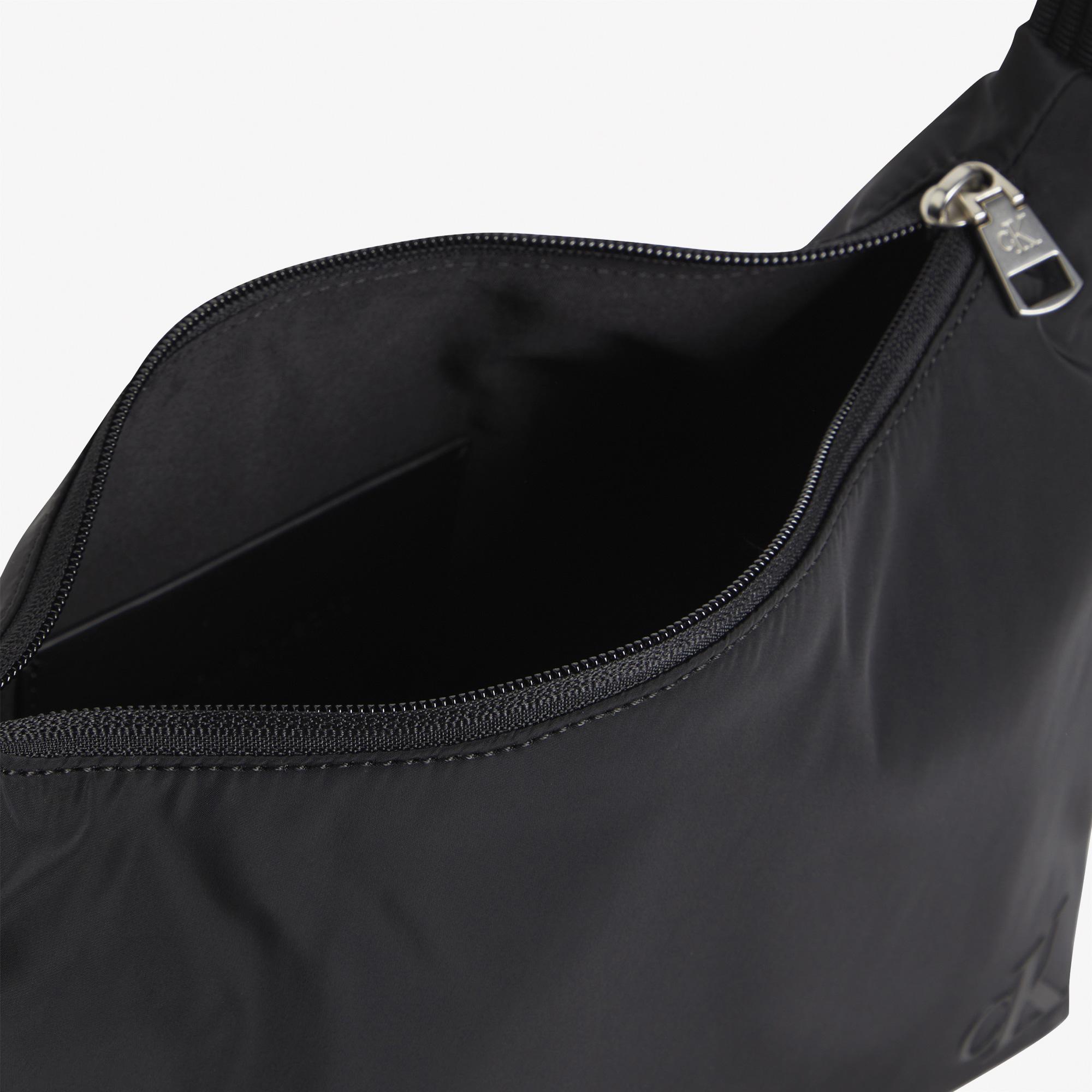 Calvin Klein Jeans Ultralight Kadın Siyah Omuz Çantası