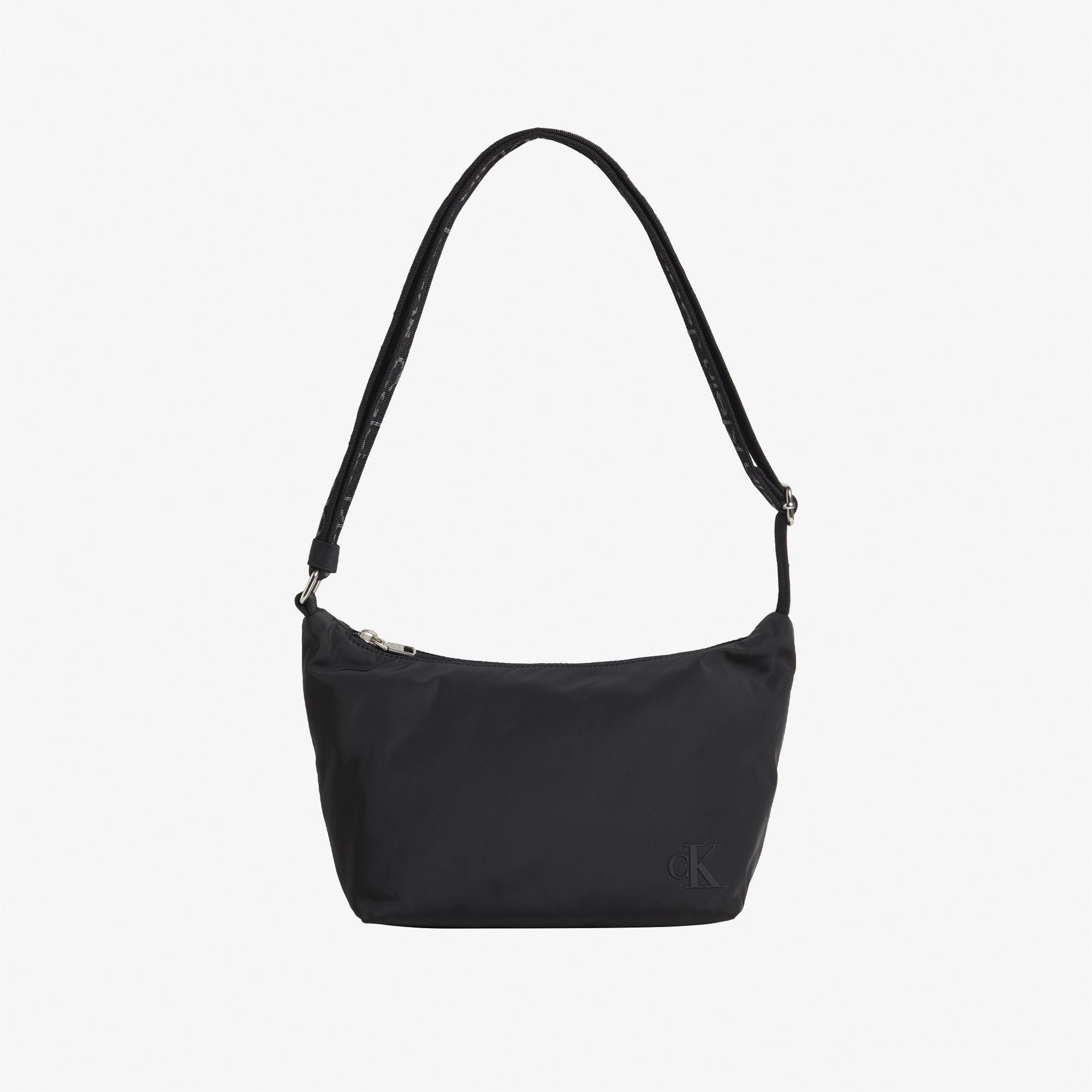 Calvin Klein Jeans Ultralight Kadın Siyah Omuz Çantası
