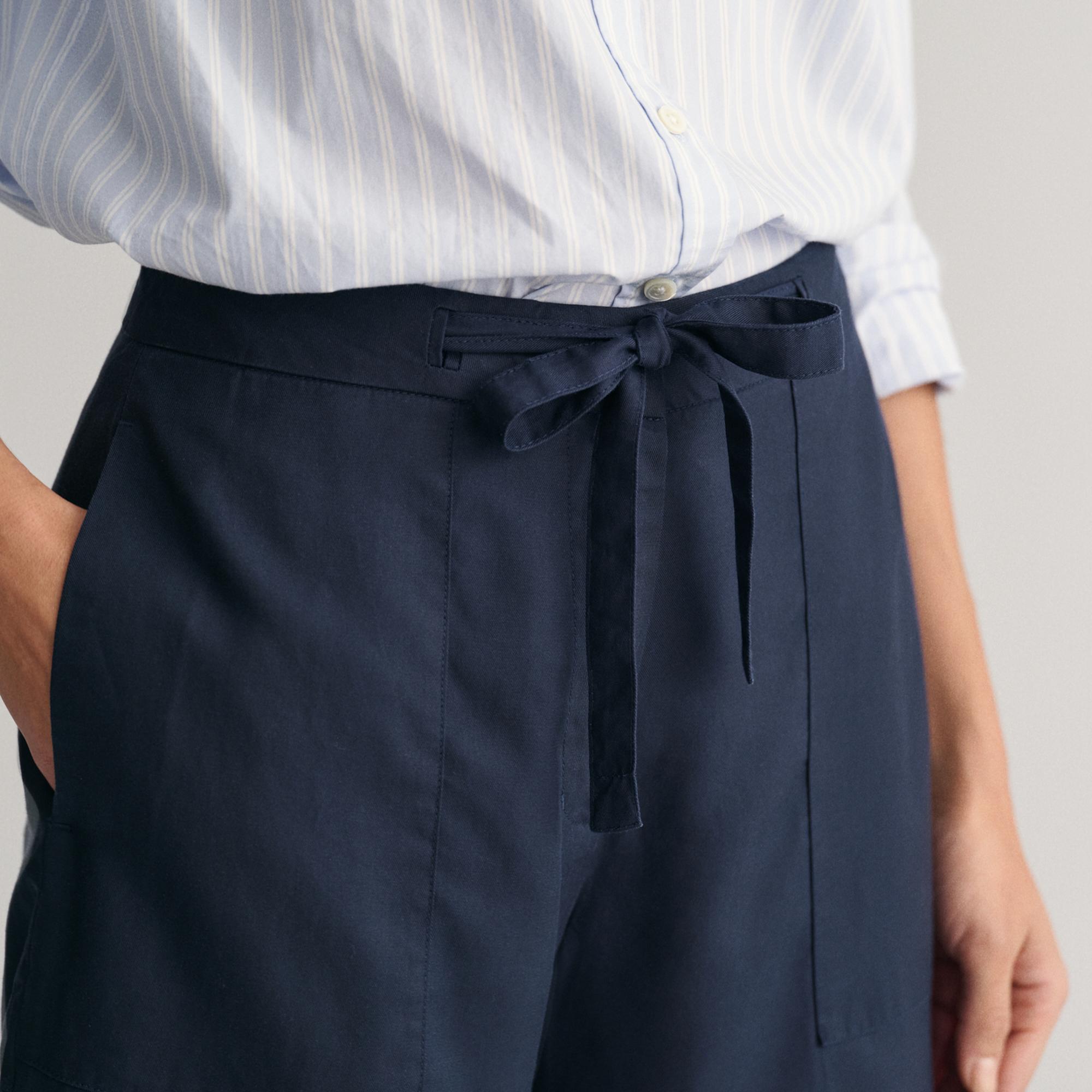 GANT Kadın Lacivert Relaxed Fit Şort