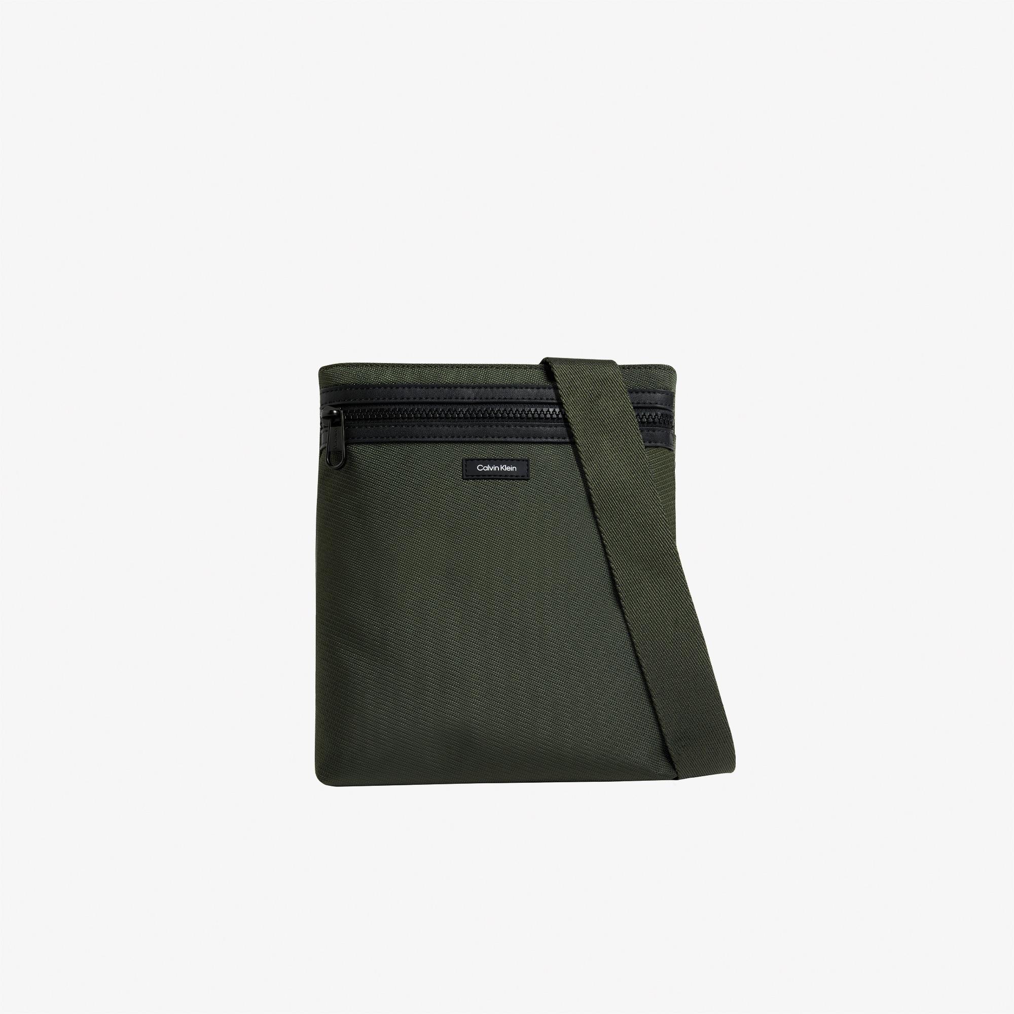 Calvin Klein Essential Erkek Yeşil Omuz Çantası