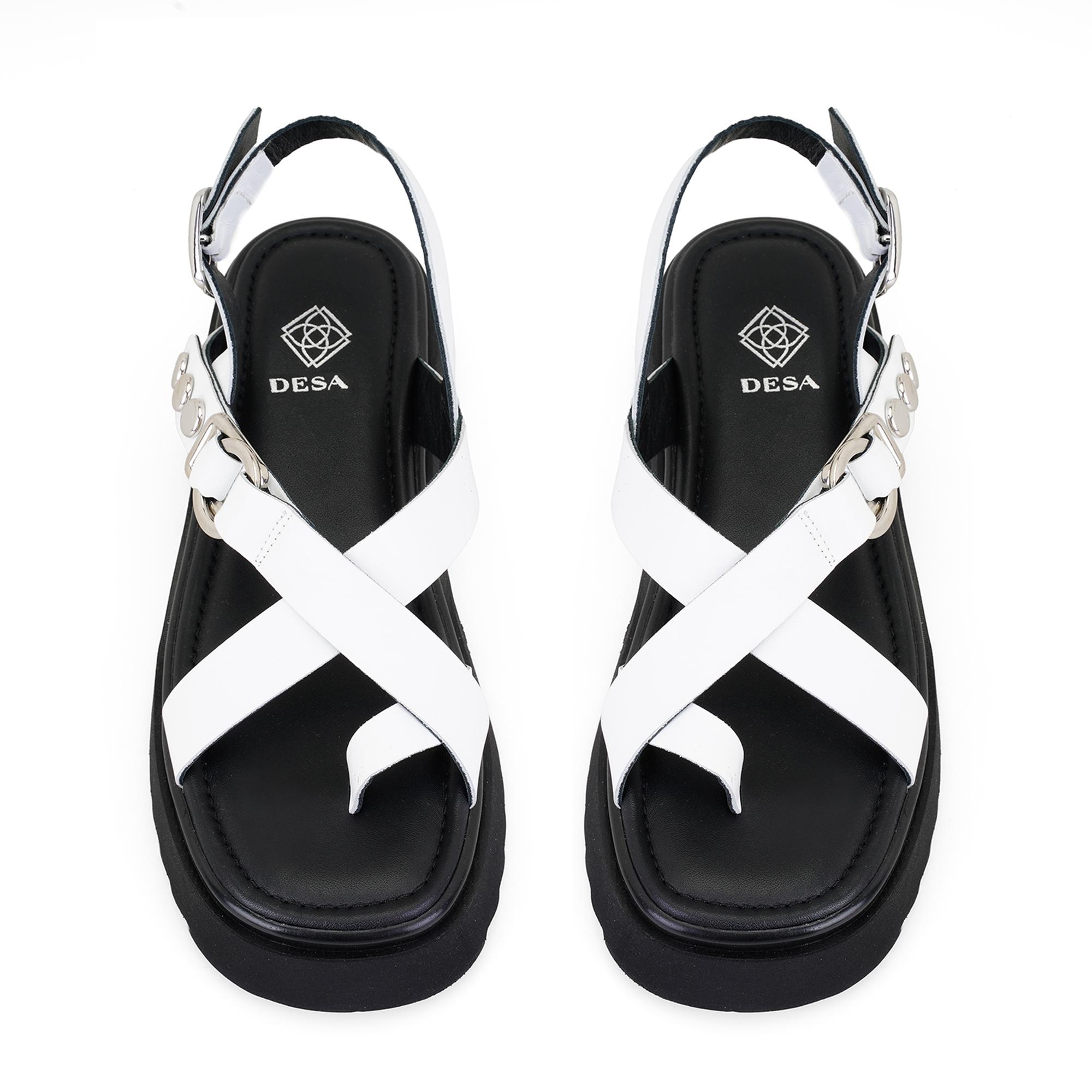 Kadın Beyaz Ayarlanabilir Tokalı Deri Sandalet