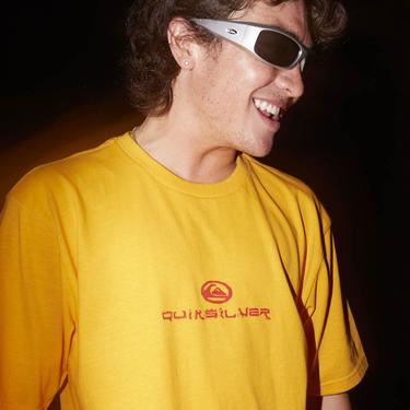  Quiksilver Dragon Fist Moe Erkek Sarı Tişört