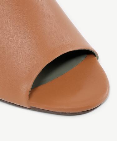  Yumuşak Deri Topuklu Terlik