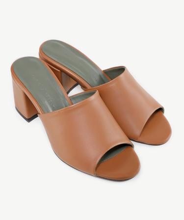  Yumuşak Deri Topuklu Terlik