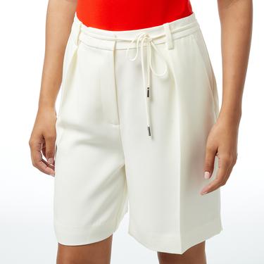  Calvin Klein Premium Essentials Kadın Beyaz Şort