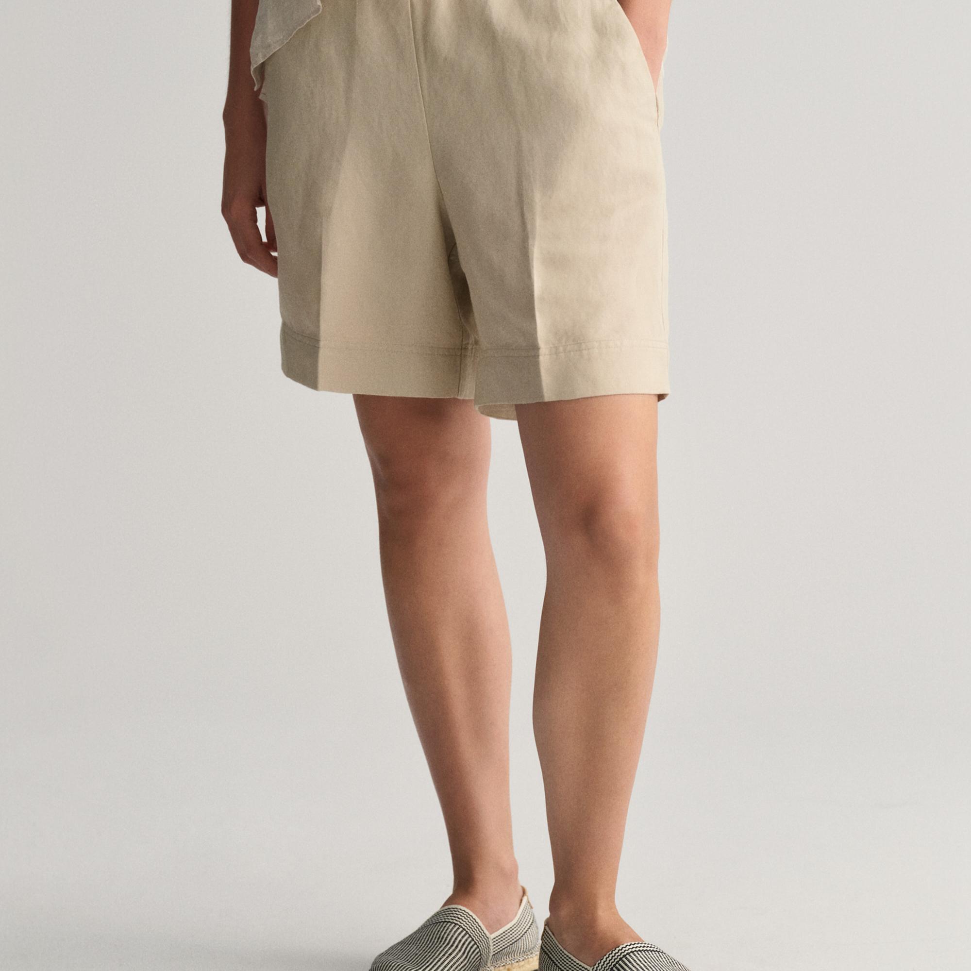 GANT Kadın Bej Relaxed Fit Keten Şort