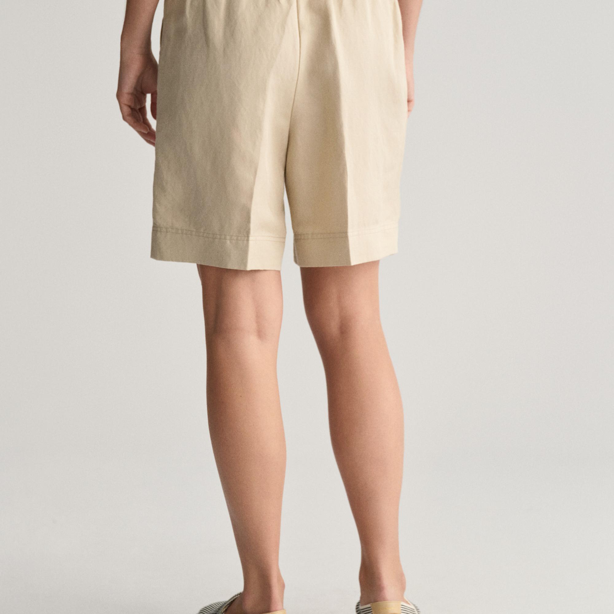 GANT Kadın Bej Relaxed Fit Keten Şort