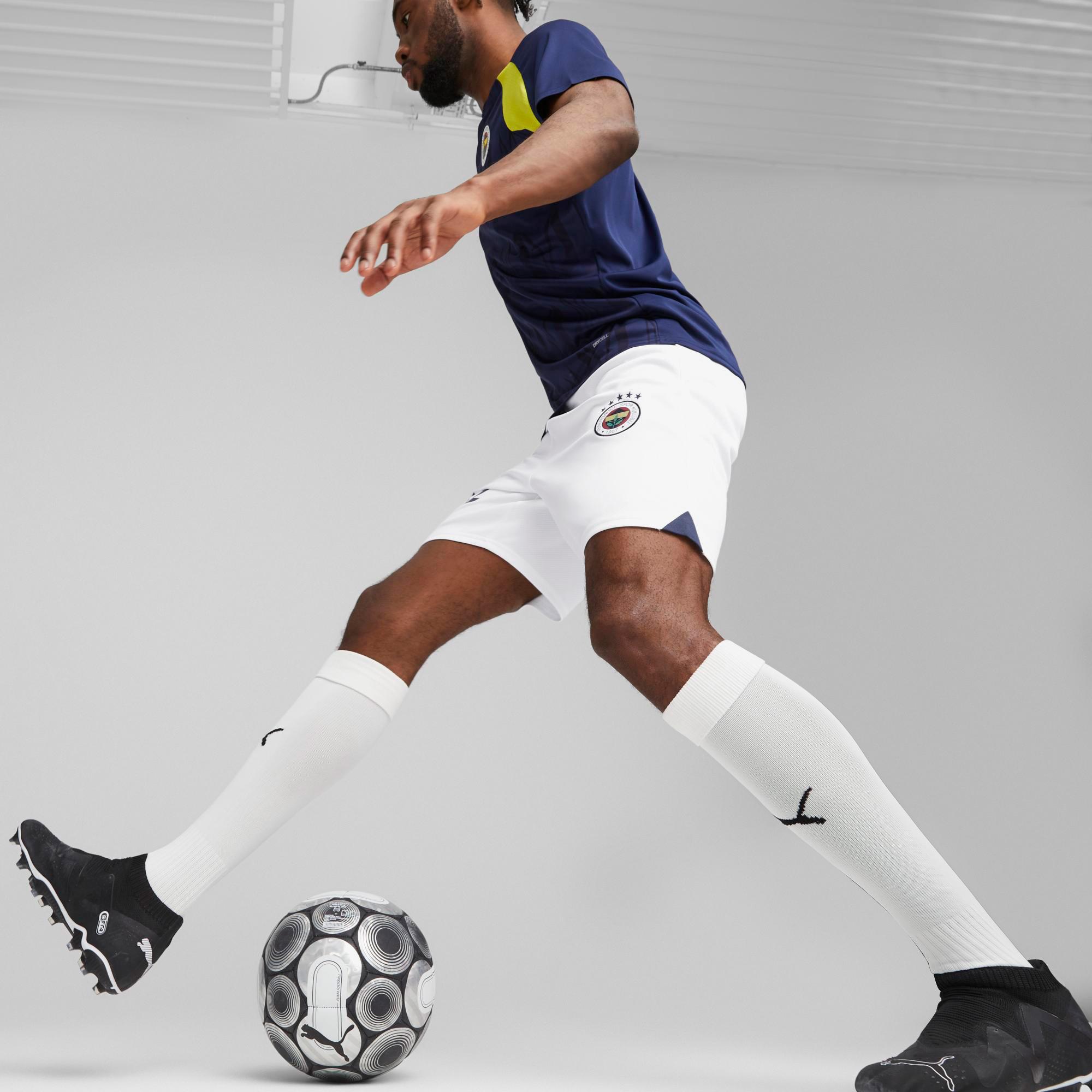 Puma Fenerbahçe S.K. 23/24 Erkek Beyaz Futbol Şortu