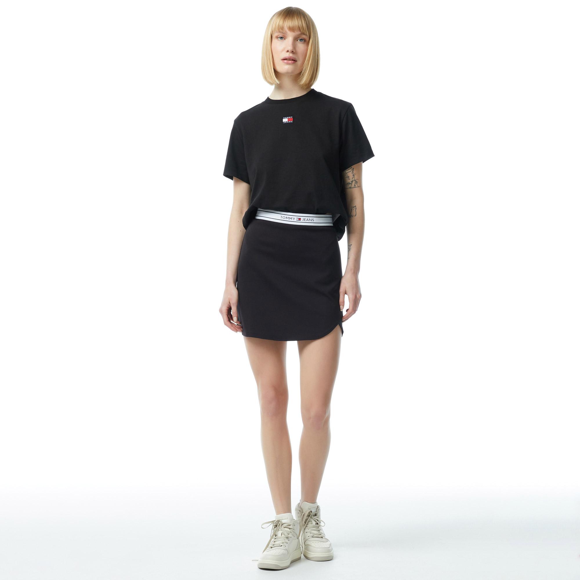 Tommy Jeans Badge Kadın Siyah T-Shirt