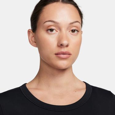  Nike One Fitted Kadın Siyah Top Crop T-Shirt