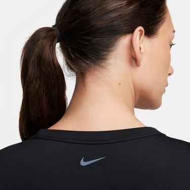  Nike One Fitted Kadın Siyah Top Crop T-Shirt