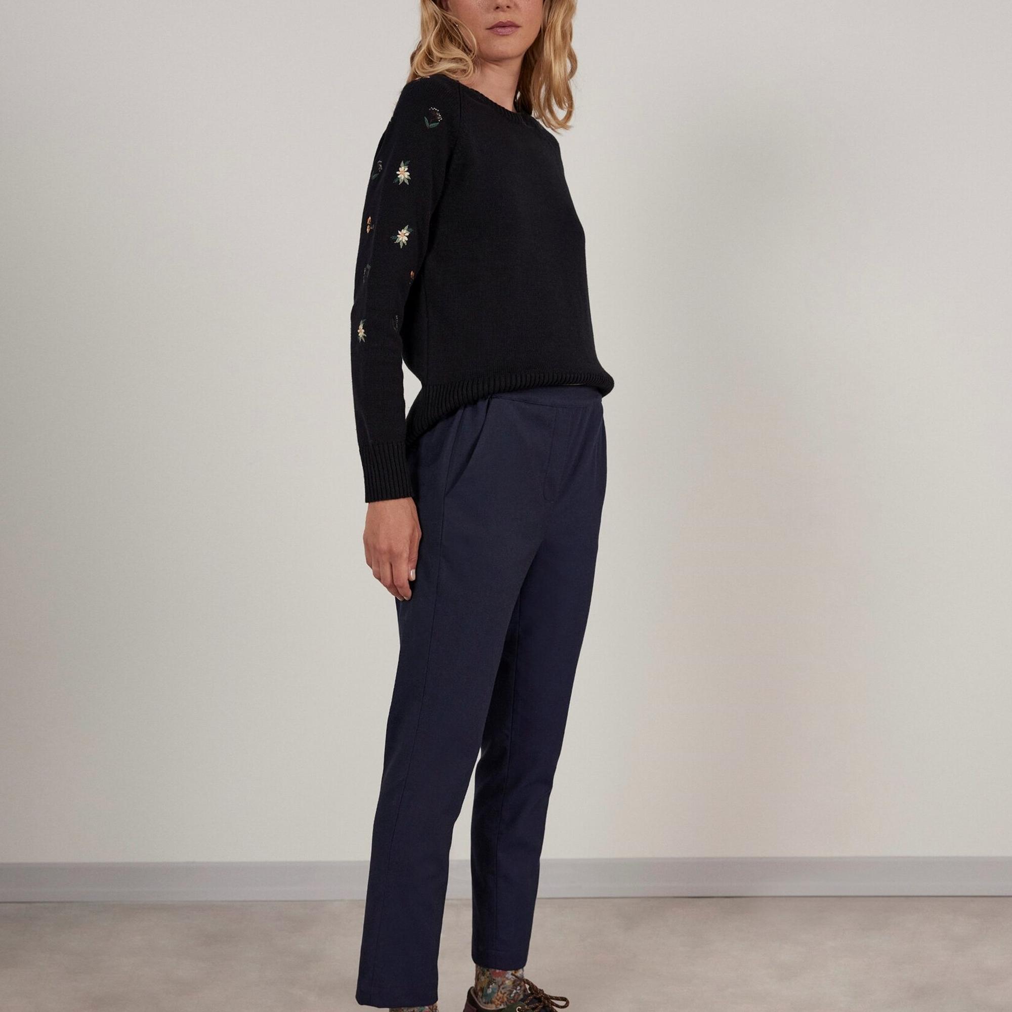 Nakış Detaylı Triko