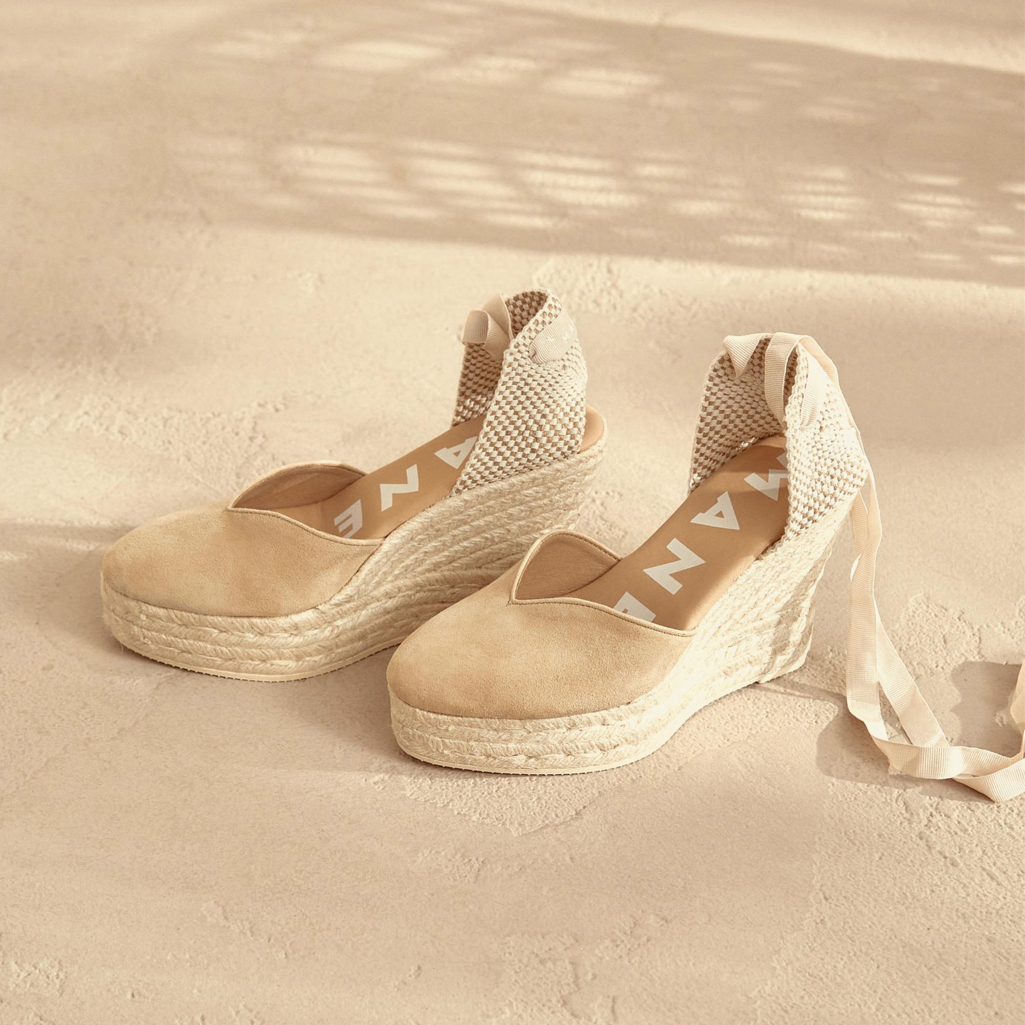 Manebi Hamptons Heart-Shaped Wedge Kadın Bej Dolgu Topuk Ayakkabı