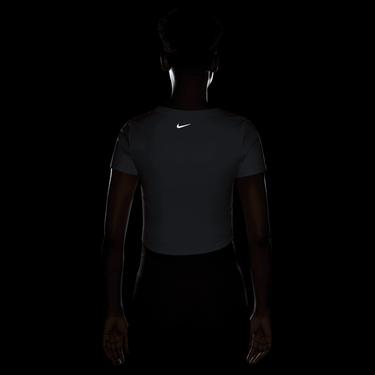  Nike One Fitted Kadın Beyaz Top Crop T-Shirt