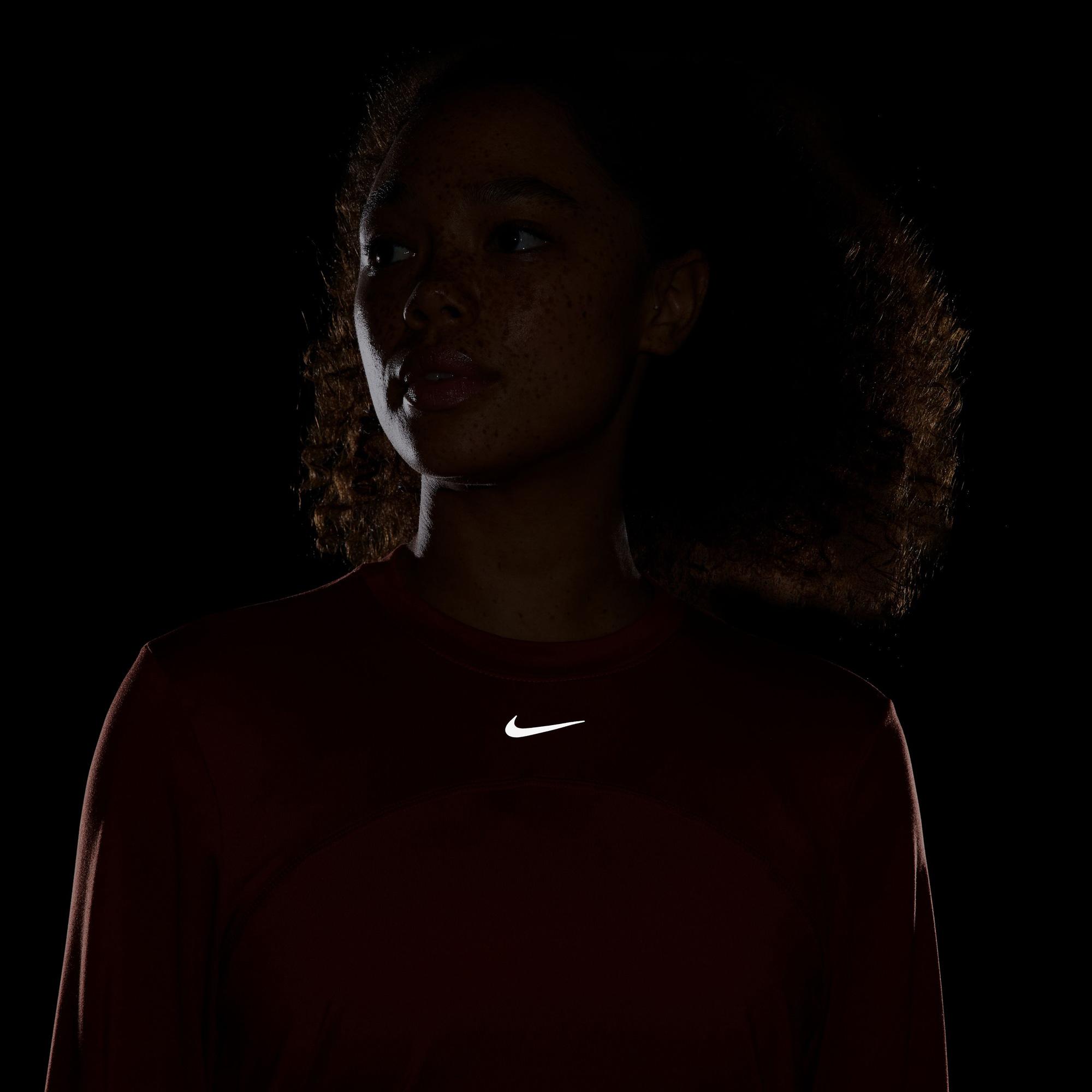 Nike Dri-FIT Swift UV Kadın Turuncu Uzun Kollu T-Shirt