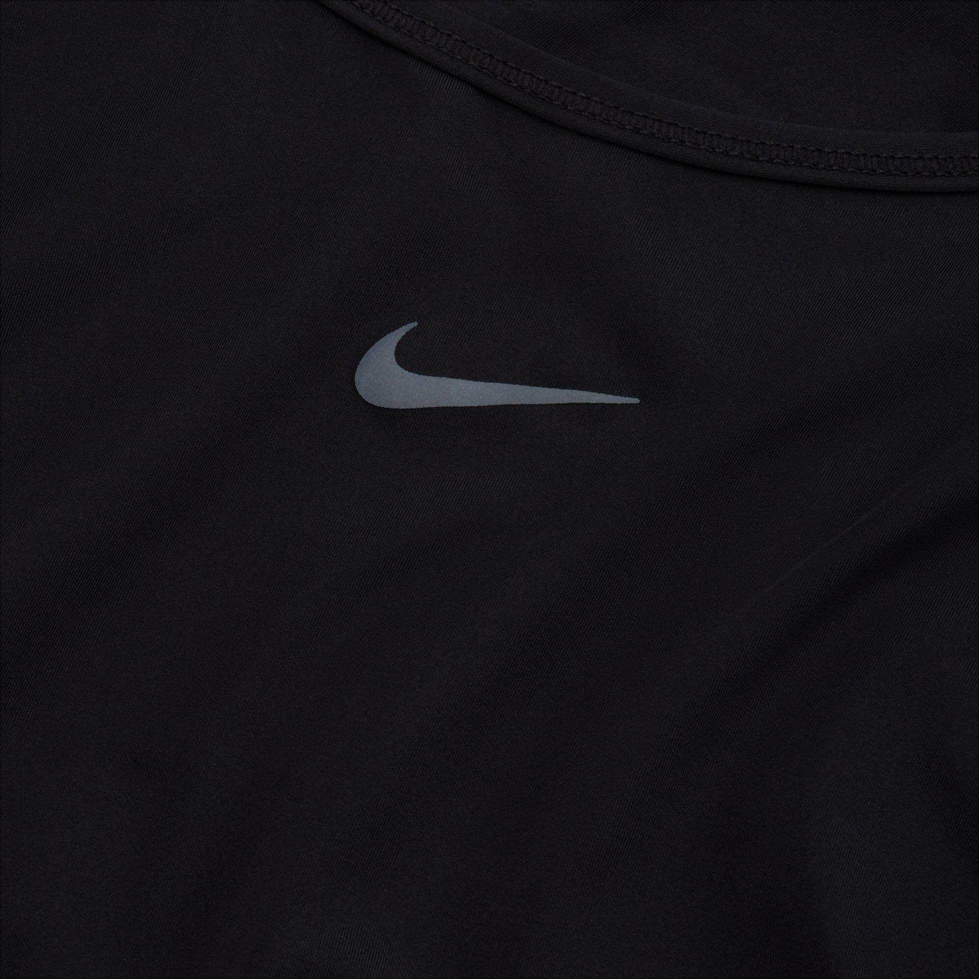 Nike One Classic Kadın Siyah Kısa Kollu T-Shirt