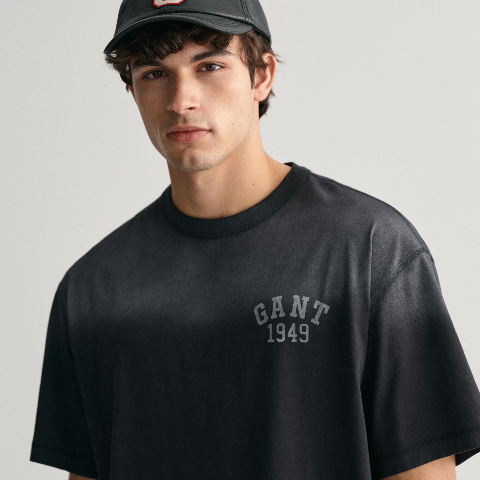 GANT Erkek Siyah Relaxed Fit Bisiklet Yaka Logolu T-shirt