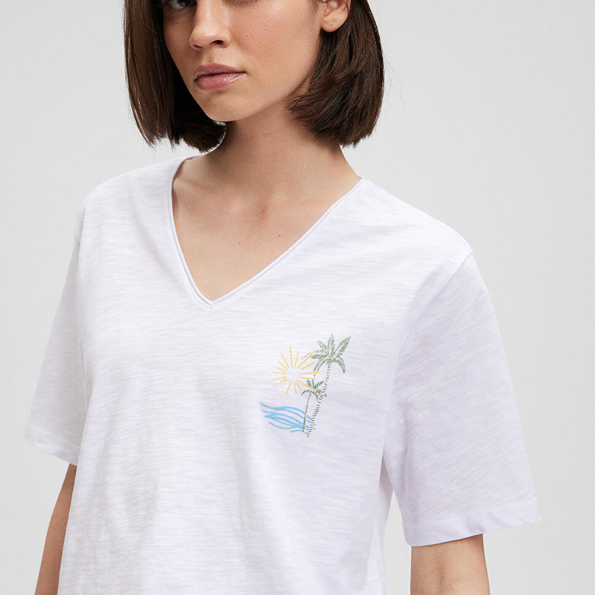 Mavi Sırt Baskılı Beyaz Tişört Regular Fit / Normal Kesim 1612567-620