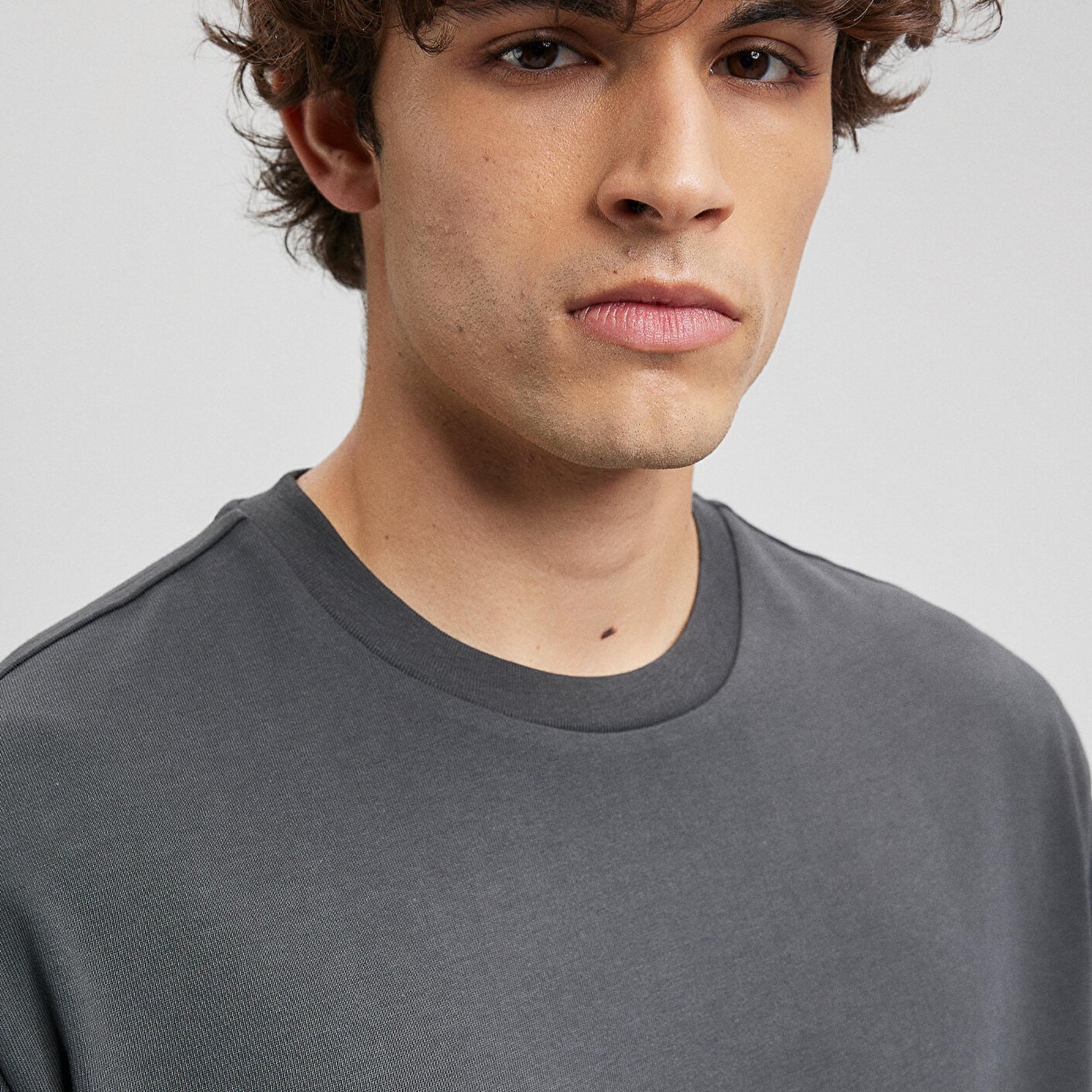 Mavi Logo Detay Kollu Gri Basic Tişört Loose Fit / Bol Rahat Kesim 0611924-70092