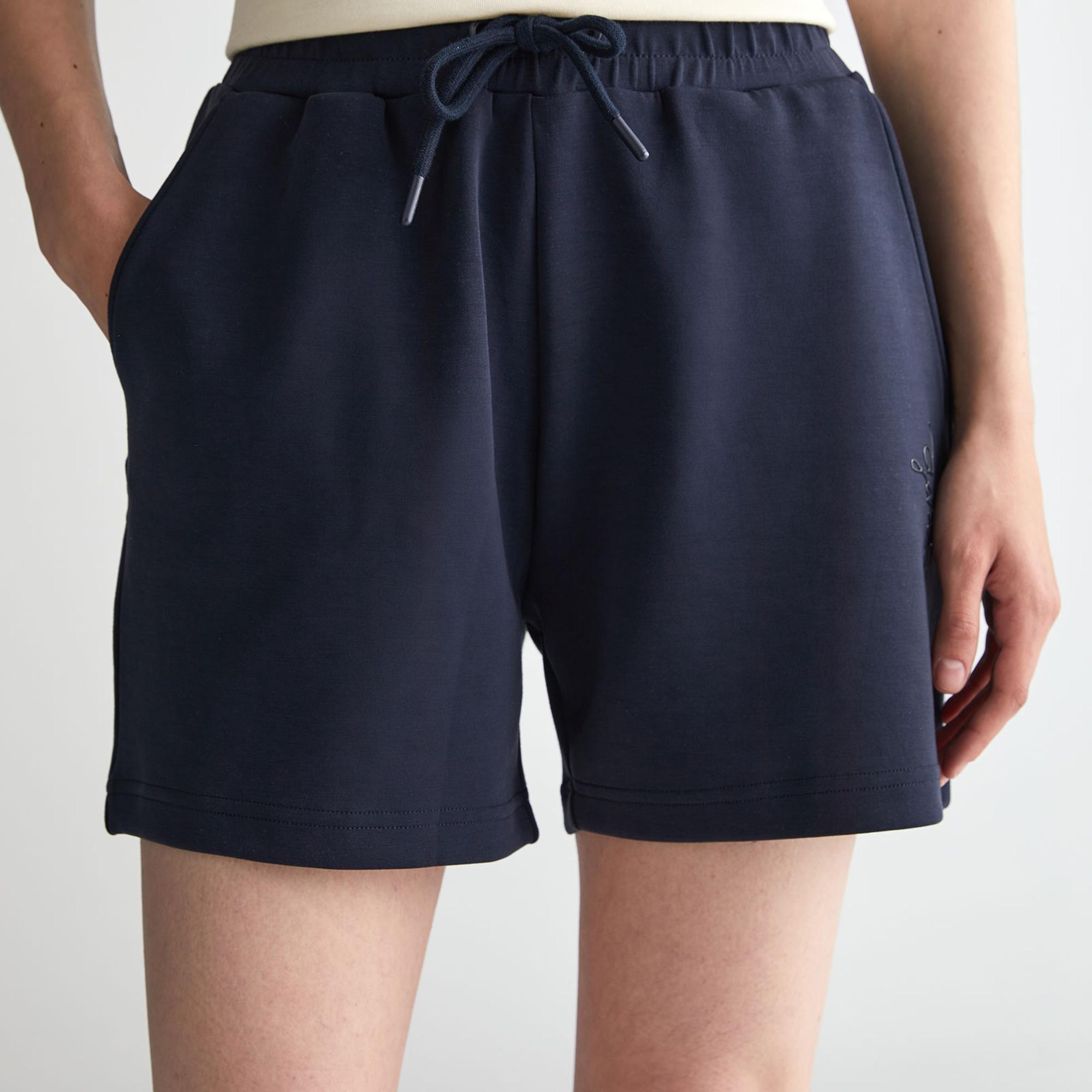 GANT Kadın Lacivert Regular Fit Şort