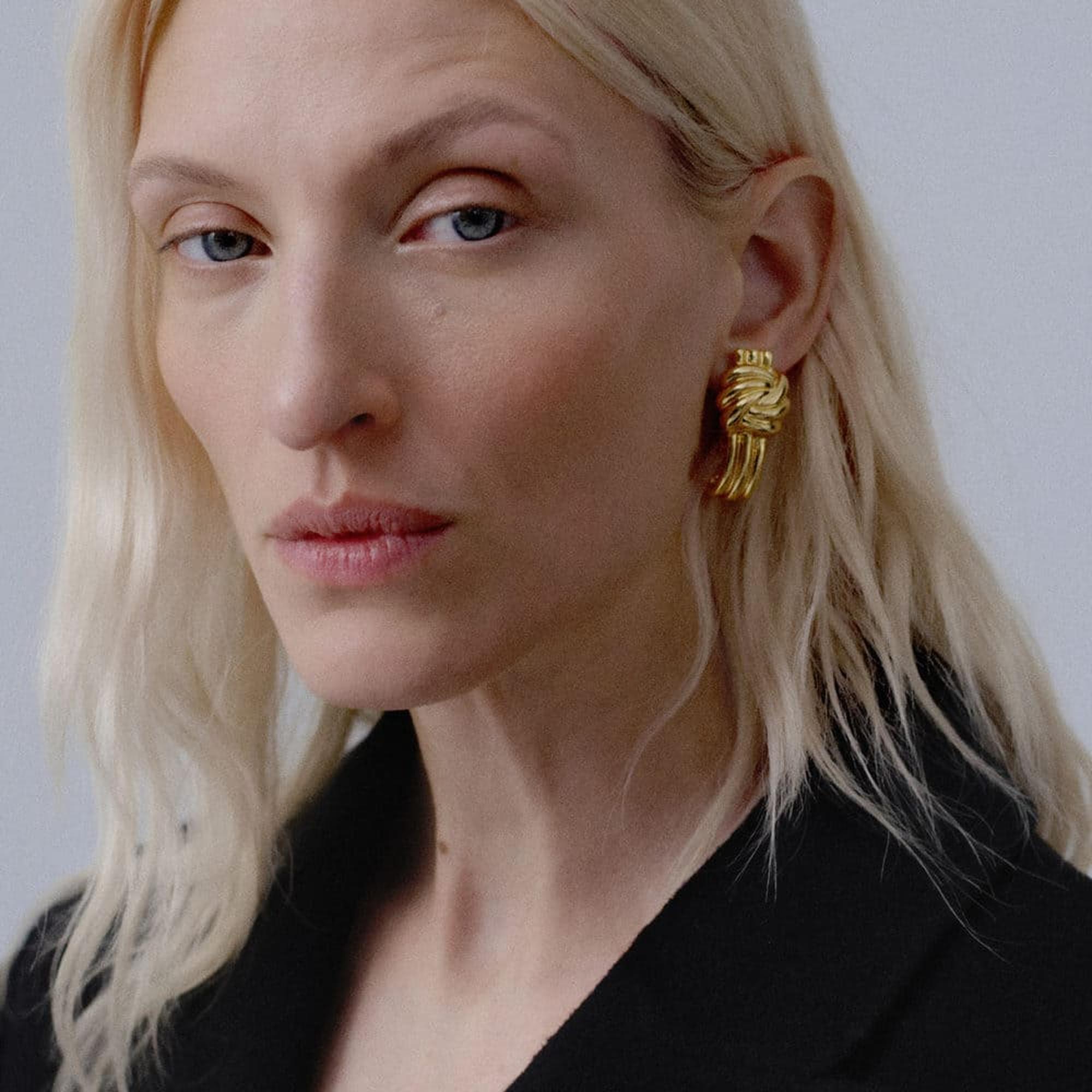 Mango Kadın İç Içe Tasarım Küpe Altın Sarısı